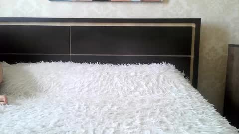 cute_strawberry_ online show from 10/06/25, 08:01