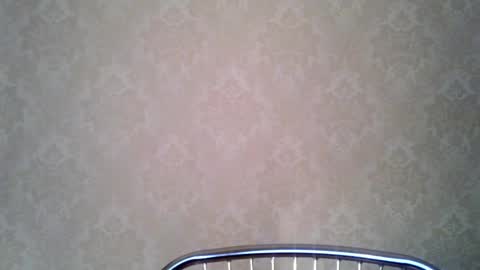 cute_strawberry_ online show from 10/13/25, 06:52