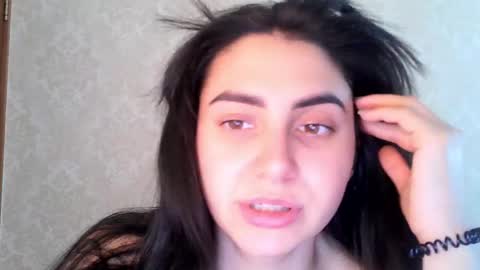 cute_strawberry_ online show from 10/29/25, 07:43