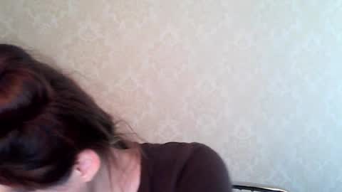 cute_strawberry_ online show from 11/02/25, 07:44