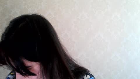 cute_strawberry_ online show from 11/06/25, 09:10