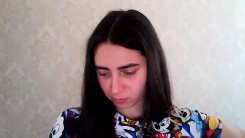 cute_strawberry_ online show from 11/08/25, 11:32