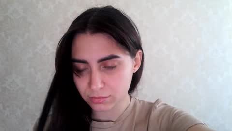 cute_strawberry_ online show from 11/09/25, 09:07