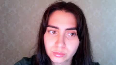 cute_strawberry_ online show from 11/12/25, 09:32