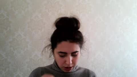 cute_strawberry_ online show from 11/18/25, 10:09