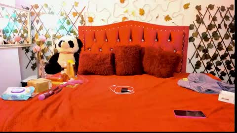 Snapshot of cute_zoe1 chatting on 09/18/25, 10:01 cute_zoe1 online show from 09/18/25, 10:01