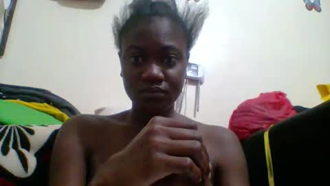Snapshot of cuteallianah07 chatting on 09/19/25, 04:25 cuteallianah07 online show from 09/19/25, 04:25