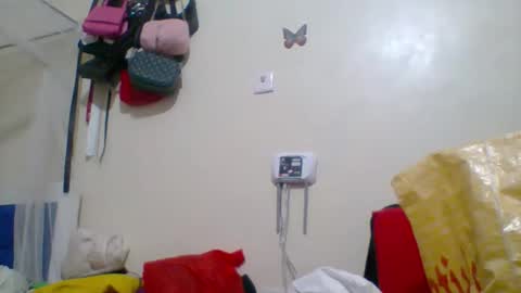 Snapshot of cuteallianah07 chatting on 09/28/25, 04:51 cuteallianah07 online show from 09/28/25, 04:51