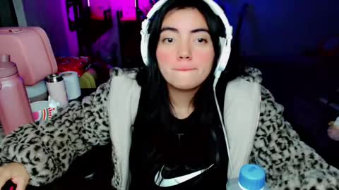 Snapshot of cuteambervi chatting on 12/06/24, 12:45 Princess Amber online show from 12/06/24, 12:45