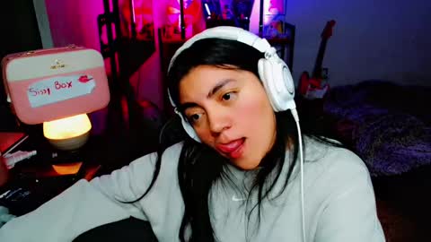 Snapshot of cuteambervi chatting on 02/04/25, 12:29 Princess Amber online show from 02/04/25, 12:29