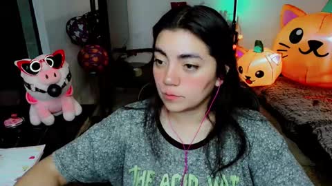 Snapshot of cuteambervi chatting on 10/24/25, 01:57 Princess Amber online show from 10/24/25, 01:57