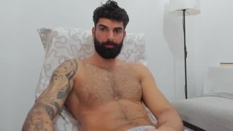 Snapshot of cuteeboy chatting on 02/01/25, 08:08 cuteeboy online show from 02/01/25, 08:08