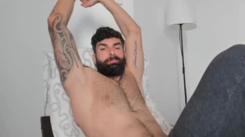 Snapshot of cuteeboy chatting on 03/12/25, 12:47 cuteeboy online show from 03/12/25, 12:47