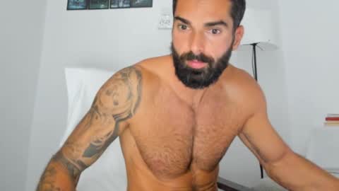 Snapshot of cuteeboy chatting on 09/15/25, 05:29 cuteeboy online show from 09/15/25, 05:29