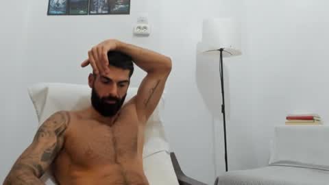 Snapshot of cuteeboy chatting on 10/02/25, 05:47 cuteeboy online show from 10/02/25, 05:47