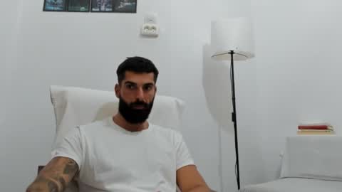 Snapshot of cuteeboy chatting on 10/13/25, 01:33 cuteeboy online show from 10/13/25, 01:33