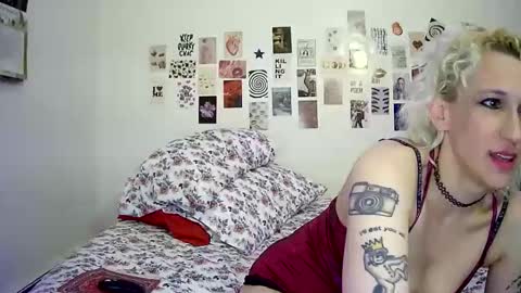 Bella online show from 11/08/25, 06:13