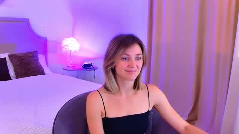 Snapshot of cutemirage chatting on 09/20/25, 02:40 cutemirage online show from 09/20/25, 02:40