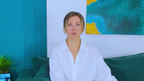 cutemirage online show from 10/09/25, 02:48