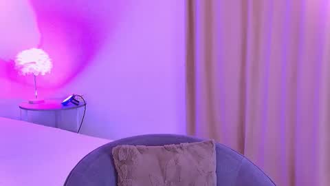 cutemirage online show from 10/17/25, 02:52