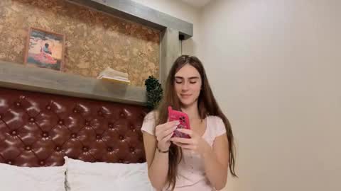 Kim online show from 10/23/25, 01:54