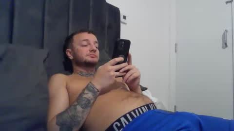 Snapshot of cutescottishlad chatting on 09/28/25, 08:58 cutescottishlad online show from 09/28/25, 08:58
