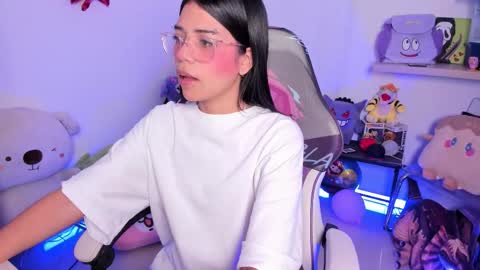  - independent model online show from 10/18/25, 01:08