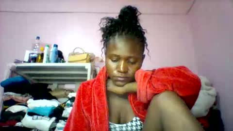 Snapshot of cutezola chatting on 09/13/25, 11:04 cutezola online show from 09/13/25, 11:04