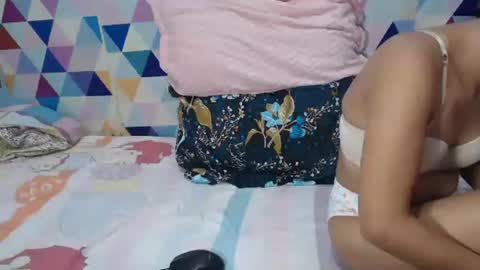 bella online show from 10/22/25, 03:01