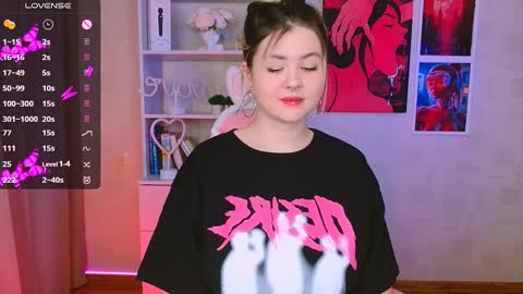 Snapshot of cutie_mili chatting on 01/17/25, 02:50 mili online show from 01/17/25, 02:50