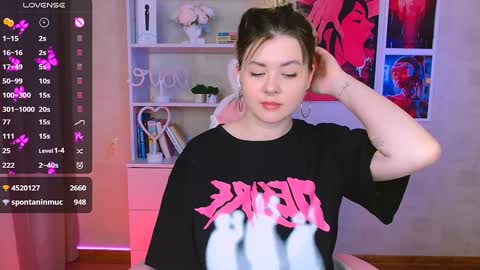 Snapshot of cutie_mili chatting on 01/17/25, 05:53 mili online show from 01/17/25, 05:53