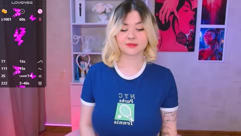 Snapshot of cutie_mili chatting on 01/20/25, 03:26 mili online show from 01/20/25, 03:26