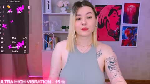 Snapshot of cutie_mili chatting on 01/30/25, 09:04 mili online show from 01/30/25, 09:04