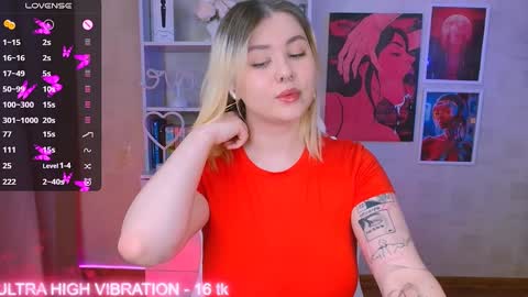 Snapshot of cutie_mili chatting on 02/02/25, 02:13 mili online show from 02/02/25, 02:13