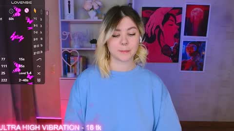 Snapshot of cutie_mili chatting on 02/08/25, 10:51 mili online show from 02/08/25, 10:51