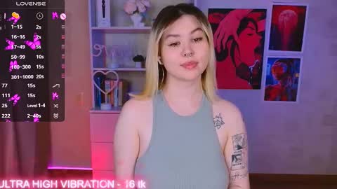 Snapshot of cutie_mili chatting on 02/11/25, 02:46 mili online show from 02/11/25, 02:46