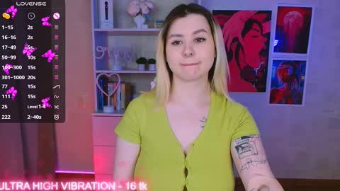 Snapshot of cutie_mili chatting on 02/12/25, 10:48 mili online show from 02/12/25, 10:48