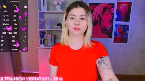 Snapshot of cutie_mili chatting on 02/20/25, 10:16 mili online show from 02/20/25, 10:16