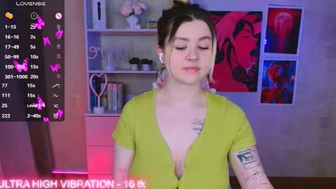 Snapshot of cutie_mili chatting on 02/22/25, 03:12 mili online show from 02/22/25, 03:12