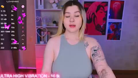 Snapshot of cutie_mili chatting on 02/23/25, 10:39 mili online show from 02/23/25, 10:39