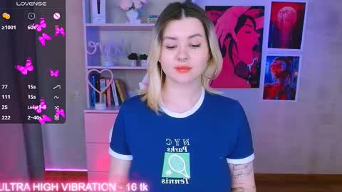 Snapshot of cutie_mili chatting on 02/28/25, 08:09 mili online show from 02/28/25, 08:09