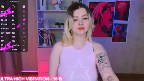 Snapshot of cutie_mili chatting on 03/03/25, 10:17 mili online show from 03/03/25, 10:17