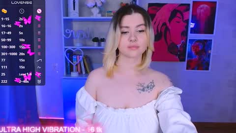 Snapshot of cutie_mili chatting on 03/09/25, 12:31 mili online show from 03/09/25, 12:31