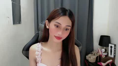 Snapshot of cutie_mitcha chatting on 03/12/25, 01:03 cutie_mitcha online show from 03/12/25, 01:03