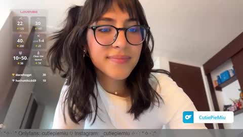 Snapshot of cutiepiemiu chatting on 01/08/25, 10:37 cutiepiemiu - online show from 01/08/25, 10:37