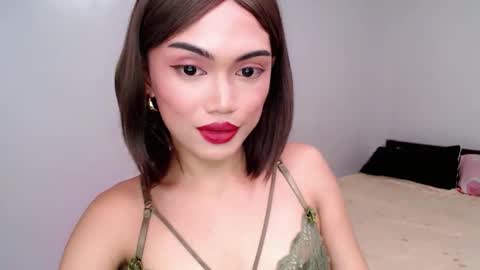 Snapshot of cutiezay999 chatting on 10/21/25, 06:19 ZAYNA DONT FORGET TO FOLLOW MY ROOM online show from 10/21/25, 06:19