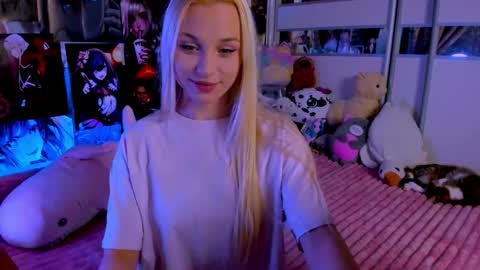 Nora online show from 09/16/25, 08:21