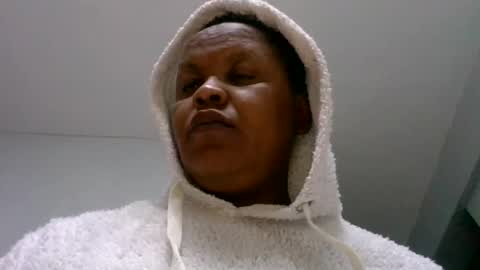 cutymary_ online show from 11/22/25, 11:42