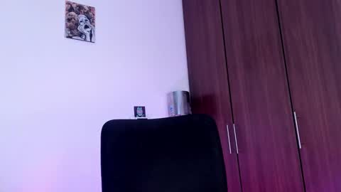 Snapshot of cyan_xo chatting on 10/21/25, 01:39 Cyan online show from 10/21/25, 01:39