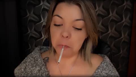 Snapshot of cyberdomme chatting on 12/27/24, 12:18 Full time mean bitch. online show from 12/27/24, 12:18